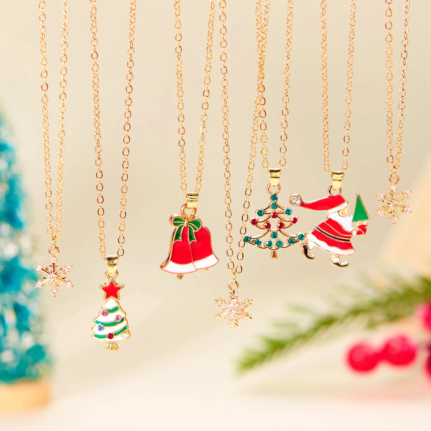 Mode Emaille Weihnachtsbaum Anhänger Halskette für Frauen Zarte Schneeflocke Glocke Halskette Weihnachten Wunsch Karte Schmuck Zubehör